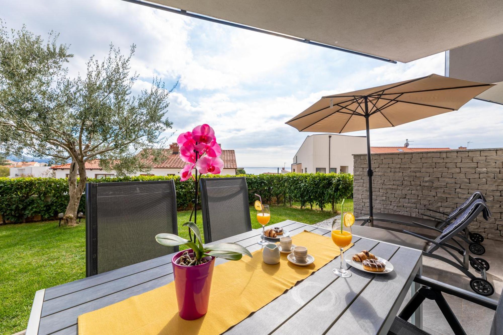 Apartment Elegance Krk Town Buitenkant foto