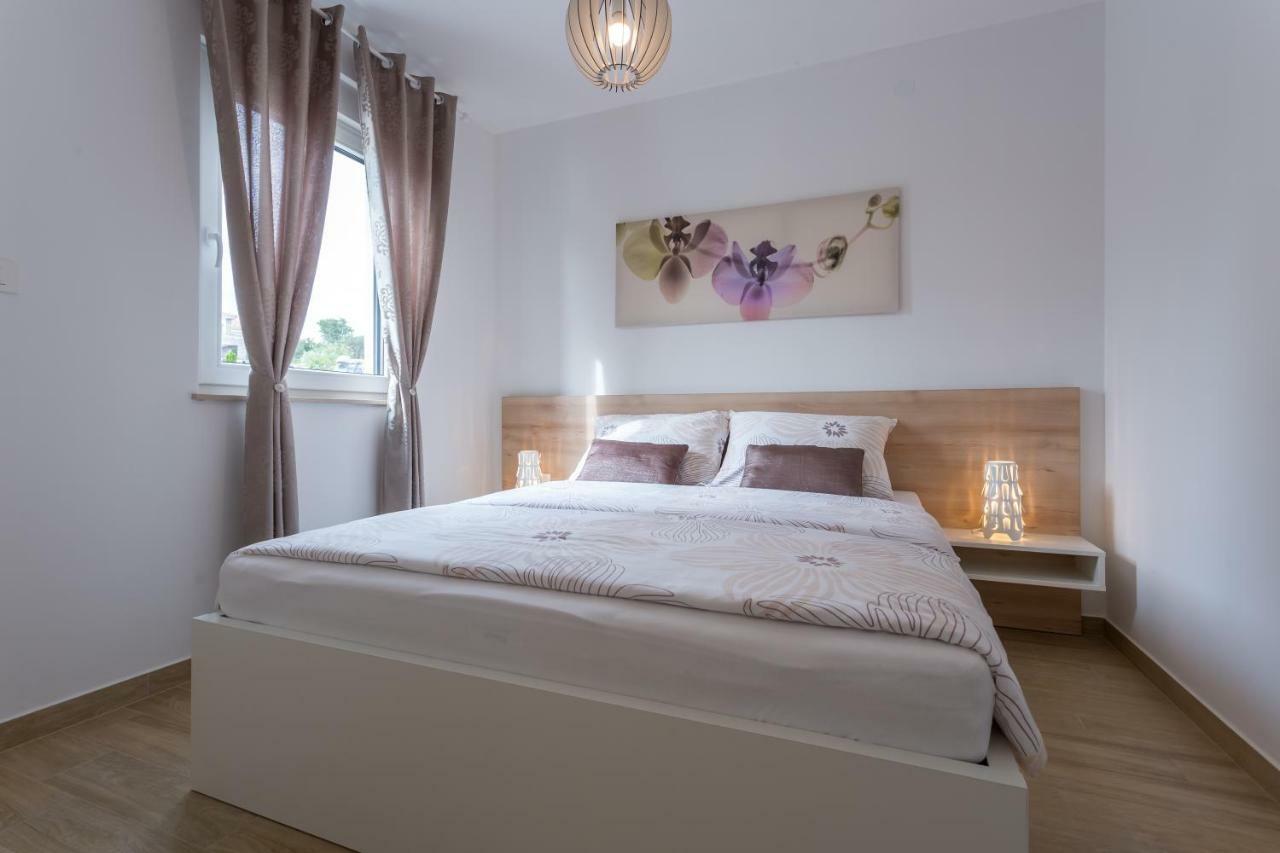 Apartment Elegance Krk Town Buitenkant foto
