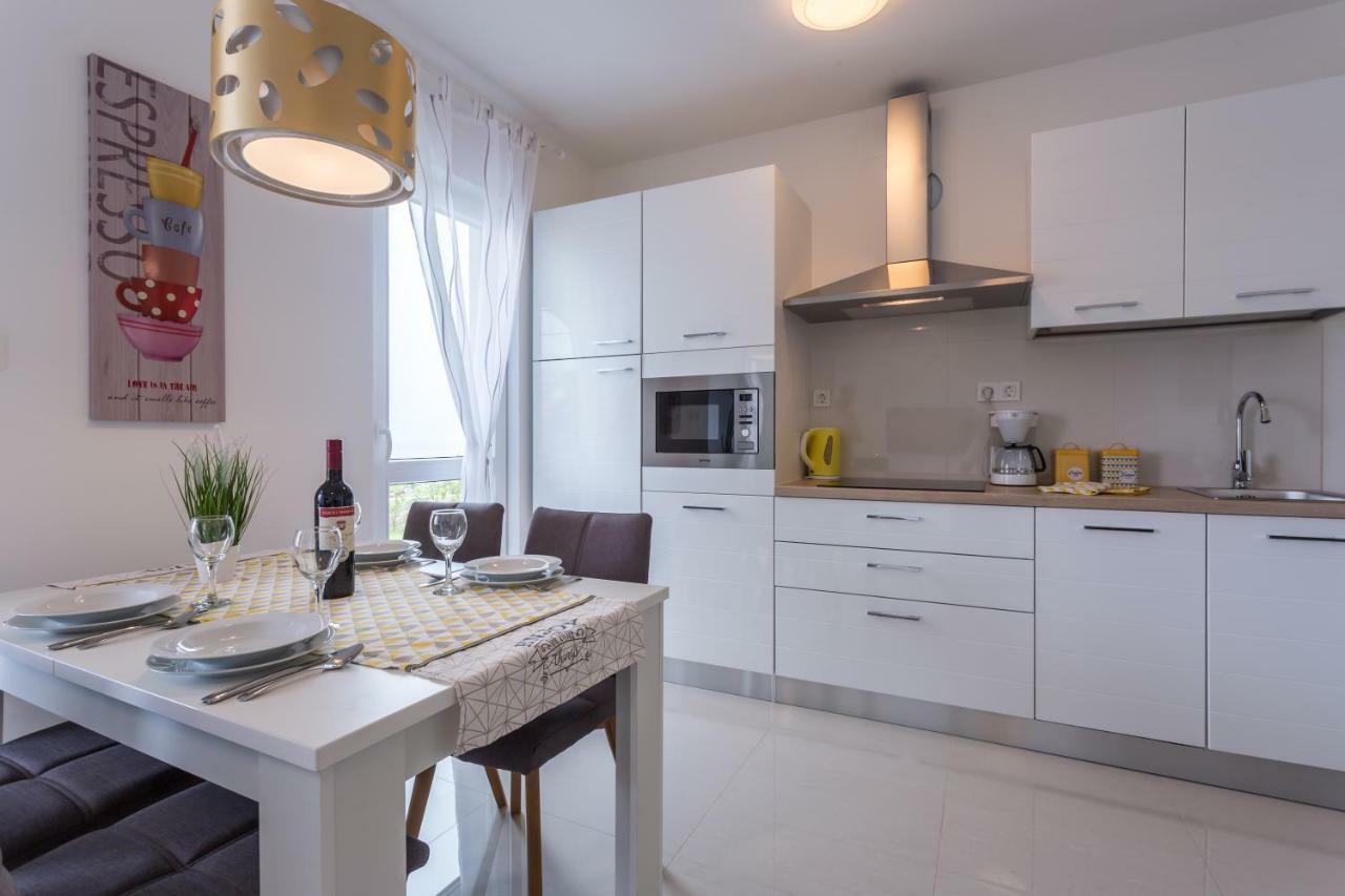 Apartment Elegance Krk Town Buitenkant foto